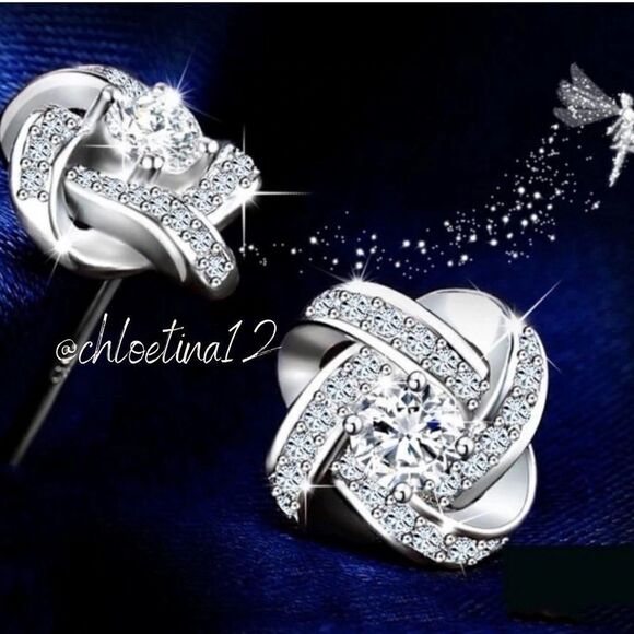 #24 NEW Silver Simple Simulated Diamond Stud Earrings - Picture 4 of 7